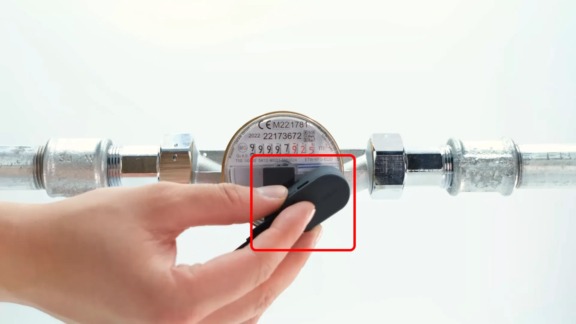 wasserleser with metal disc overlapped